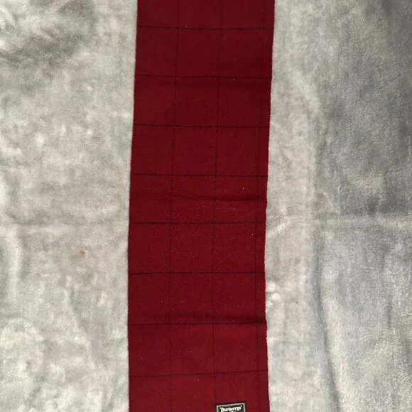 Burberrys Red Wool Scarf - Picture 3 of 3